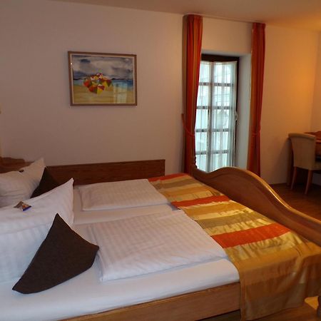 Landhaus Sassenhof มึลไฮม์ อันแดร์ รัวร์ ภายนอก รูปภาพ