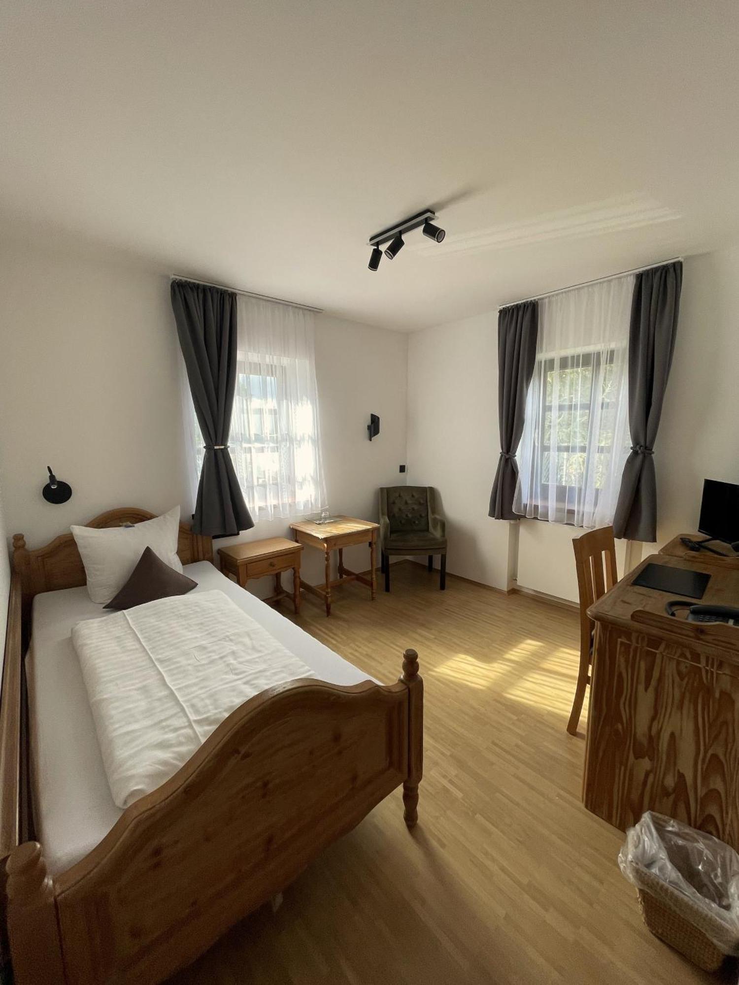 Landhaus Sassenhof มึลไฮม์ อันแดร์ รัวร์ ภายนอก รูปภาพ