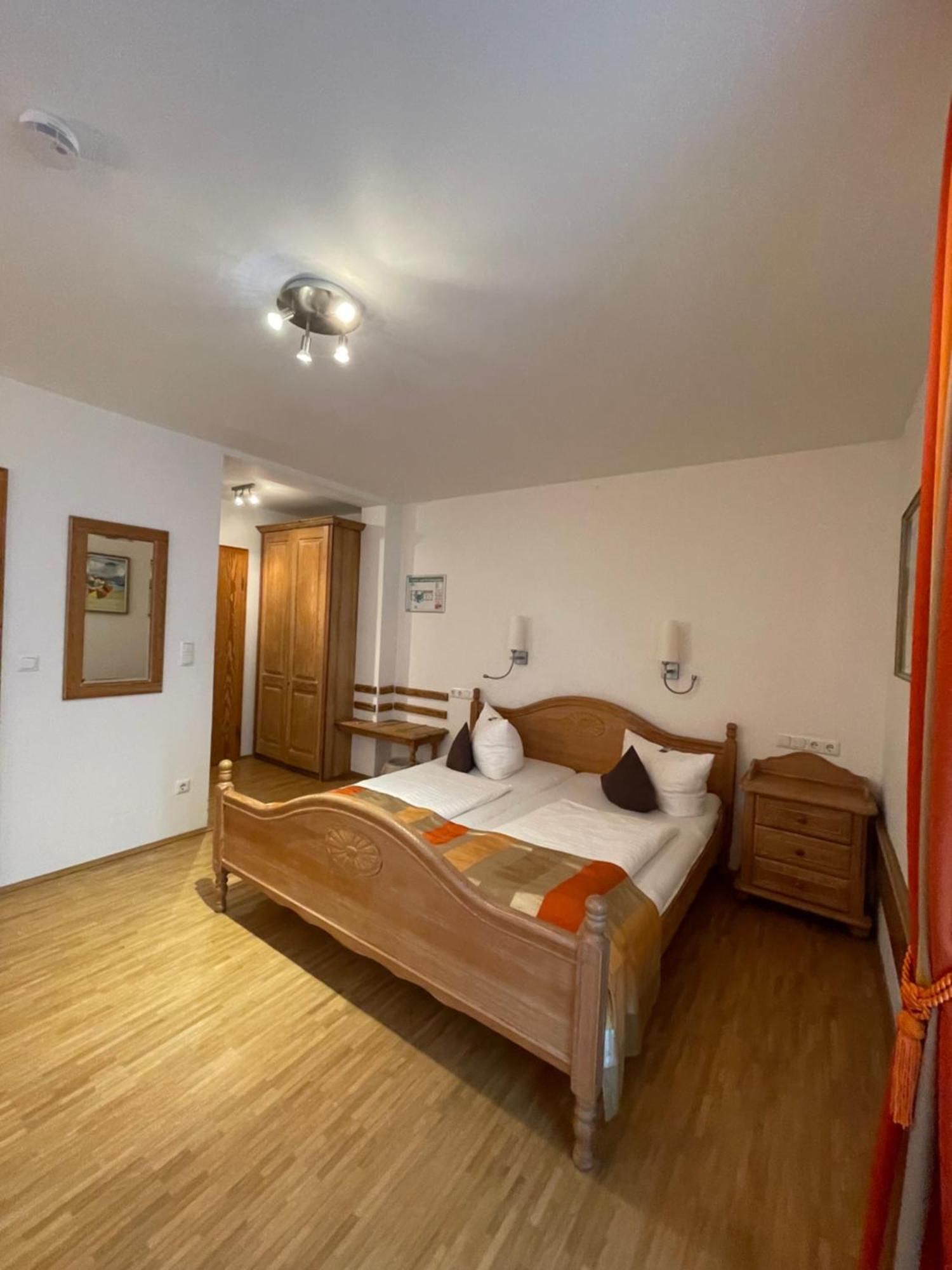 Landhaus Sassenhof มึลไฮม์ อันแดร์ รัวร์ ภายนอก รูปภาพ