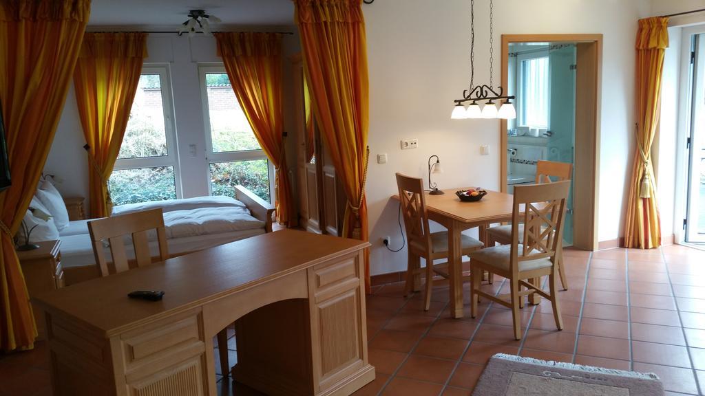 Landhaus Sassenhof มึลไฮม์ อันแดร์ รัวร์ ภายนอก รูปภาพ