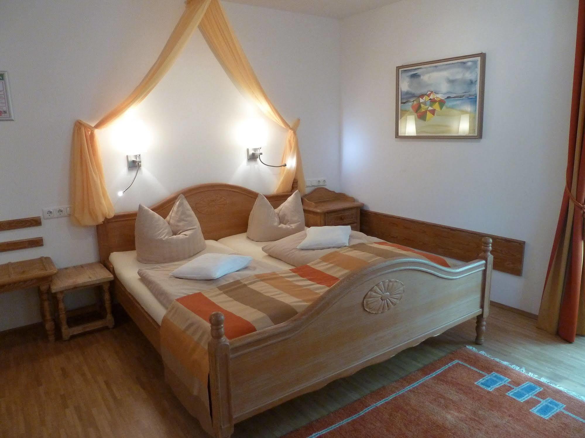 Landhaus Sassenhof มึลไฮม์ อันแดร์ รัวร์ ภายนอก รูปภาพ