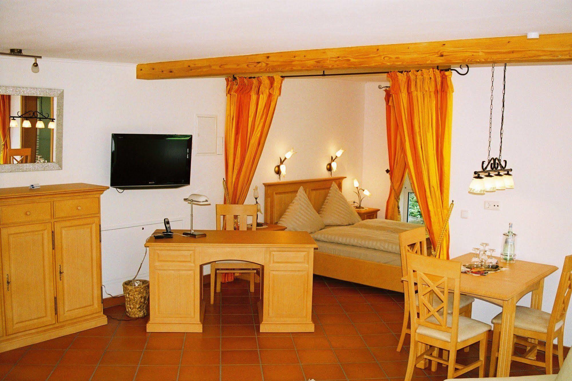 Landhaus Sassenhof มึลไฮม์ อันแดร์ รัวร์ ภายนอก รูปภาพ